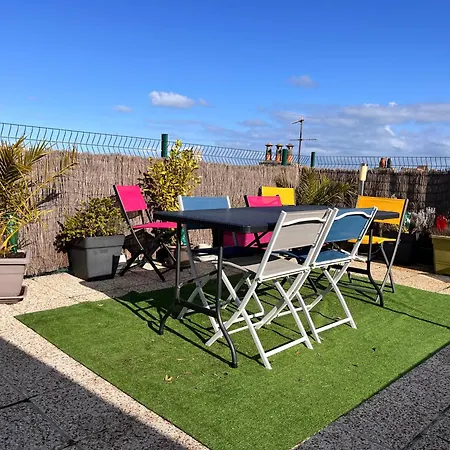 Sur Les Toits De St Aubin - La アパート