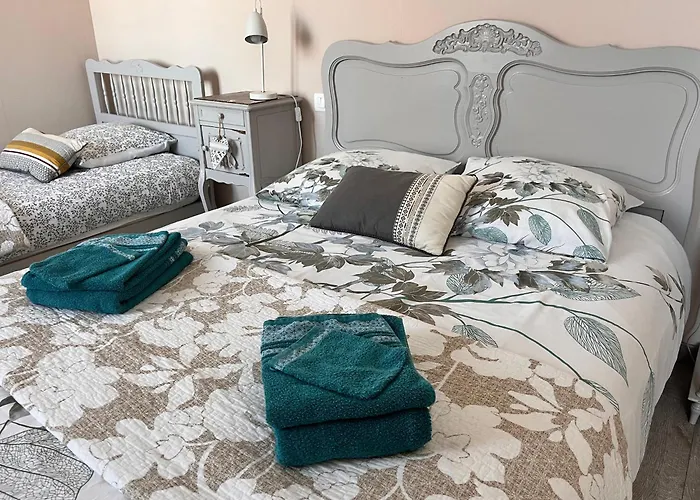 Sur Les Toits De St Aubin - La