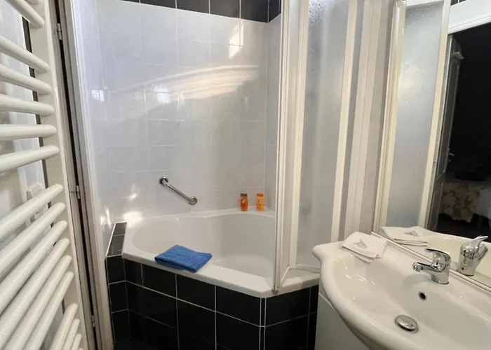 Sur Les Toits De St Aubin - La *