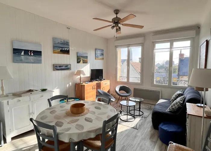 Sur Les Toits De St Aubin - La